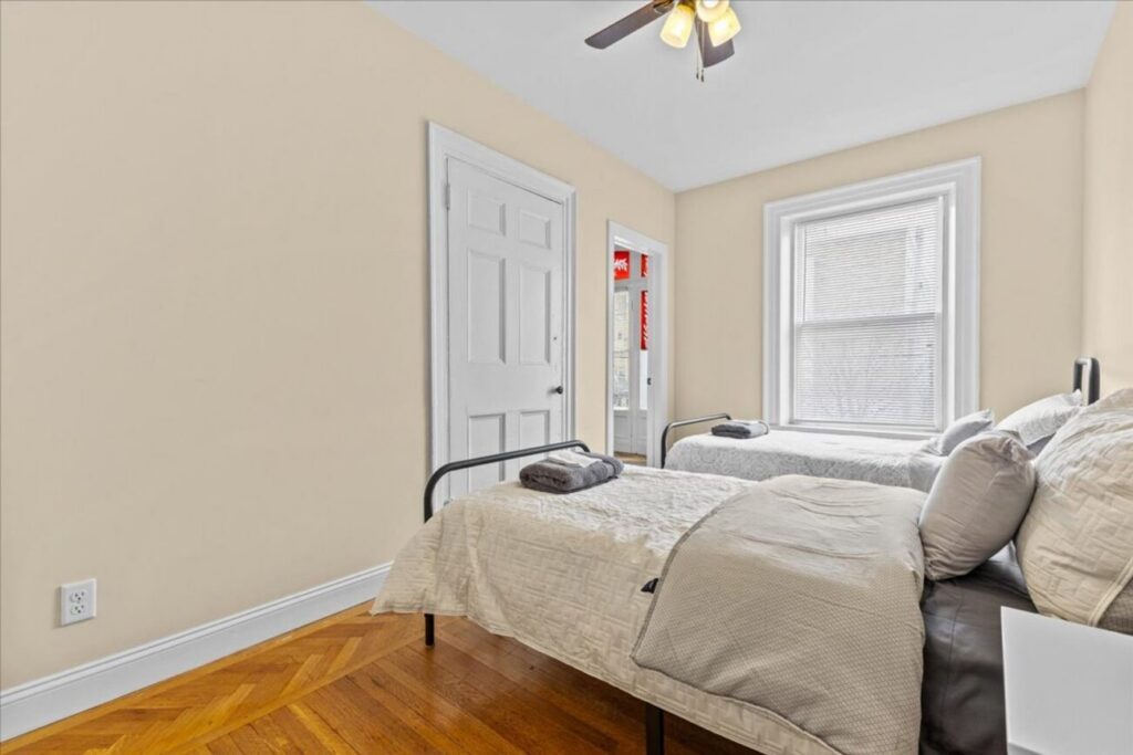 Private Room for Rent in Four Bedroom Apartment – Close to UVM Center – Available January 1, 2027!