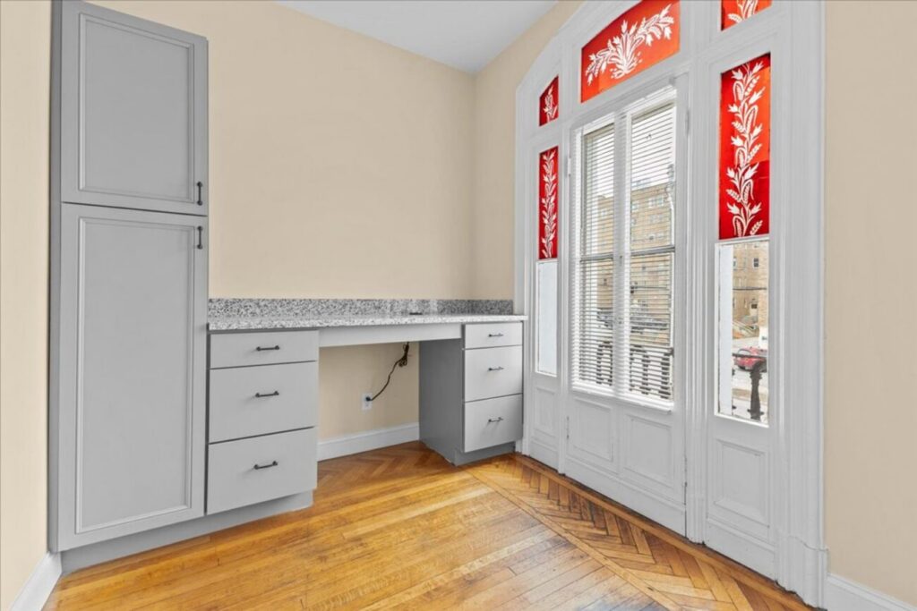 Private Room for Rent in Four Bedroom Apartment – Close to UVM Center – Available January 1, 2027!