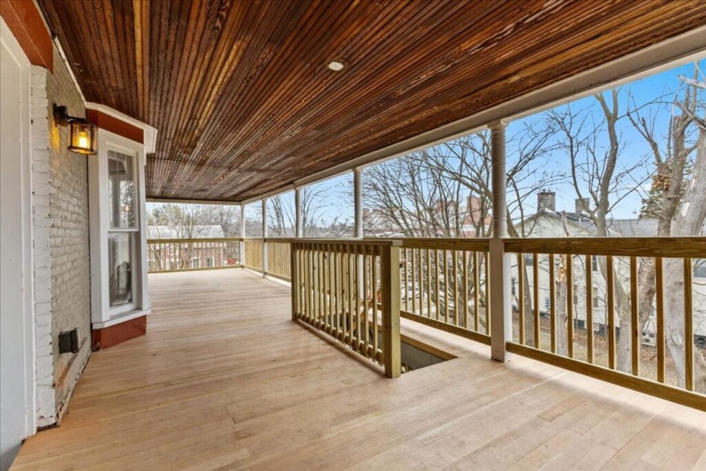 Private Room for Rent in Four Bedroom Apartment – Close to UVM Center – Available January 1, 2027!