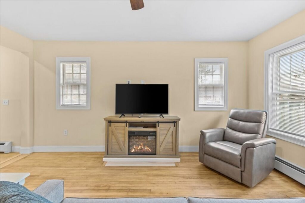 Four Bedroom Apartment next to UVM Center – Available February 1st, 2027!
