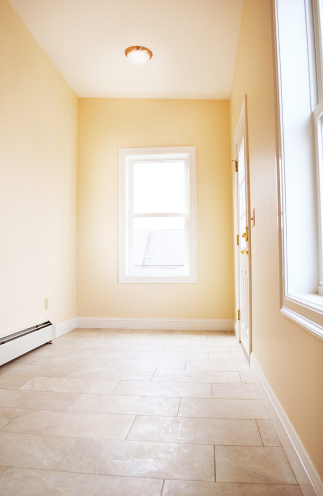 UNDERGRADUATE STUDENT PRIVATE ROOM FOR RENT IN 4BD APT – AVAILABLE NOW – Burlington, VT