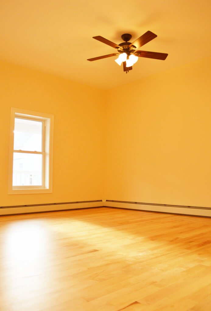 UNDERGRADUATE STUDENT PRIVATE ROOM FOR RENT IN 4BD APT – AVAILABLE NOW – Burlington, VT