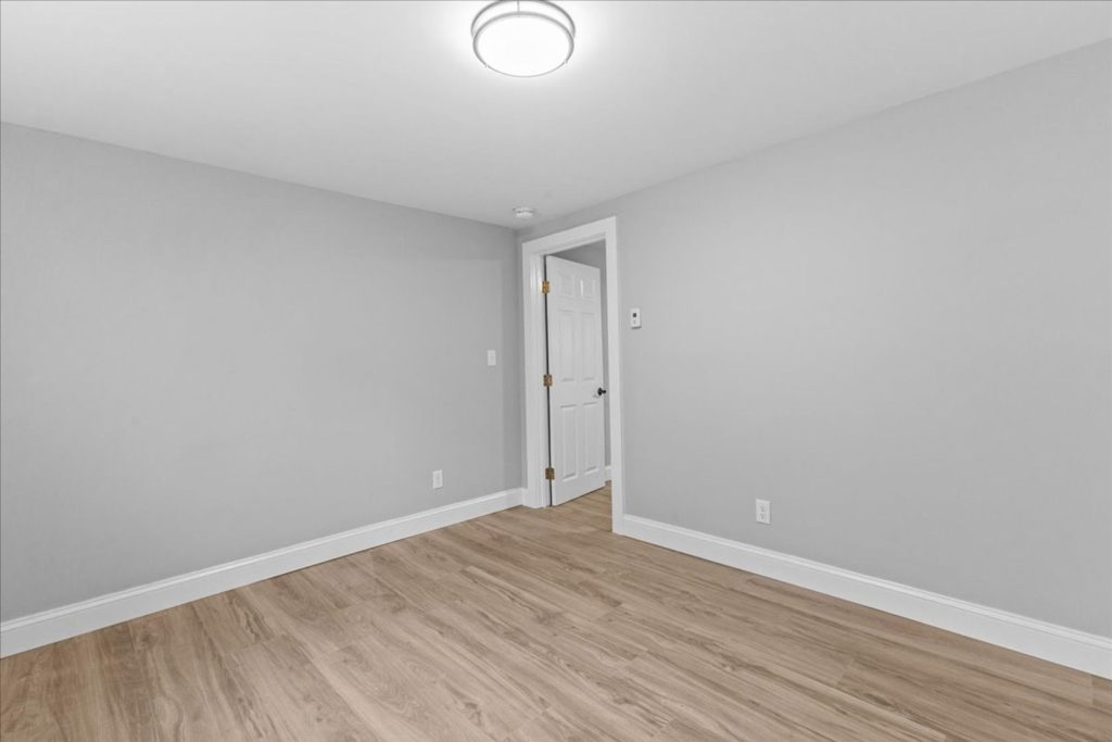 AVAILABLE September 1st, 2026 – Newly Renovated 3 BR Apartment Near UVM Campus & Downtown Burlington