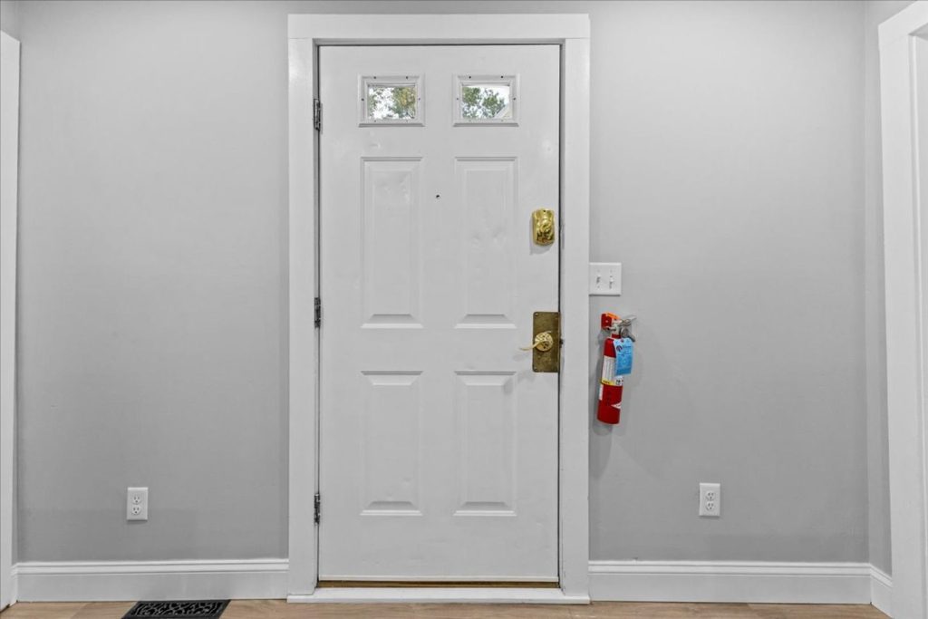 AVAILABLE September 1st, 2026 – Newly Renovated 3 BR Apartment Near UVM Campus & Downtown Burlington