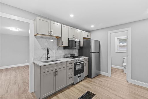 AVAILABLE September 1st, 2026 – Newly Renovated 3 BR Apartment Near UVM Campus & Downtown Burlington