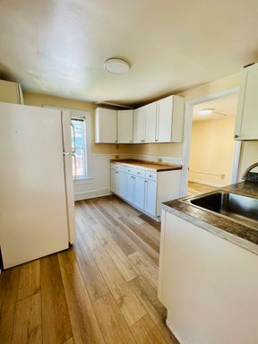 4 Bedroom, with Laundry – 50 Howard St – September 1st, 2026 Burlington VT