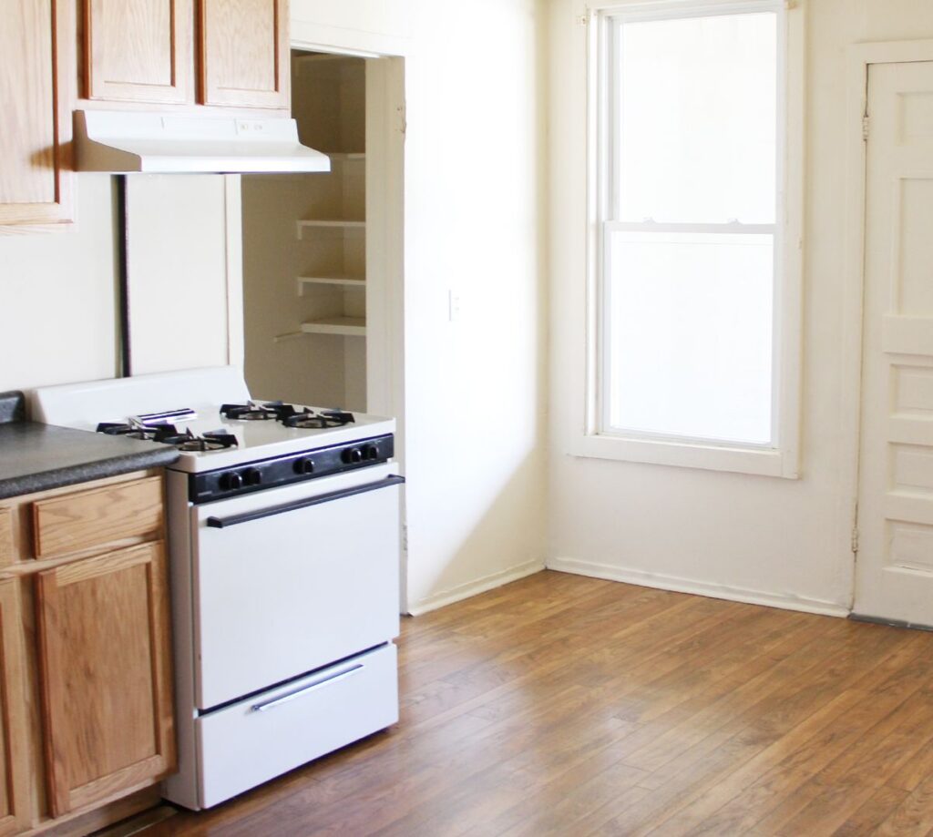 252 North St #4 – Four Bedroom Available For Immediate Move-in