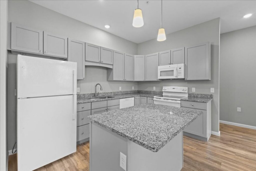 Spacious 2-Bedroom, 2 Bath Apartment at 32 Cottonwood Drive, Apt #213– Williston, VT!