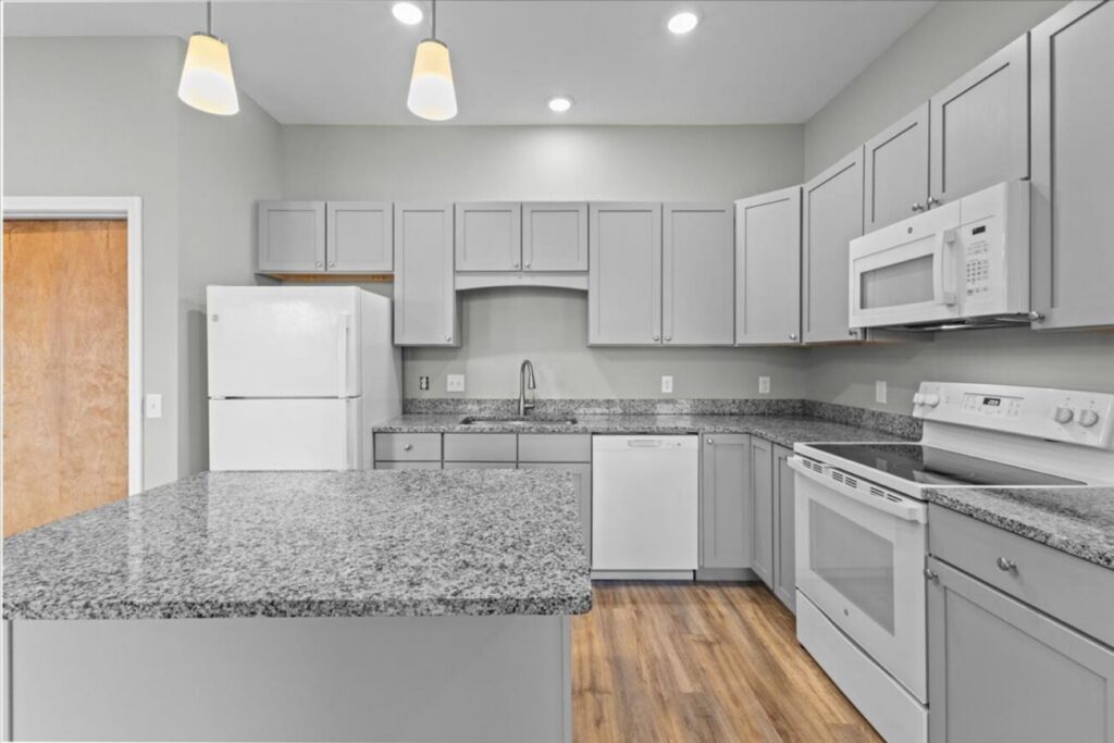 Spacious 2-Bedroom, 2 Bath Apartment at 32 Cottonwood Drive, Apt #213– Williston, VT!