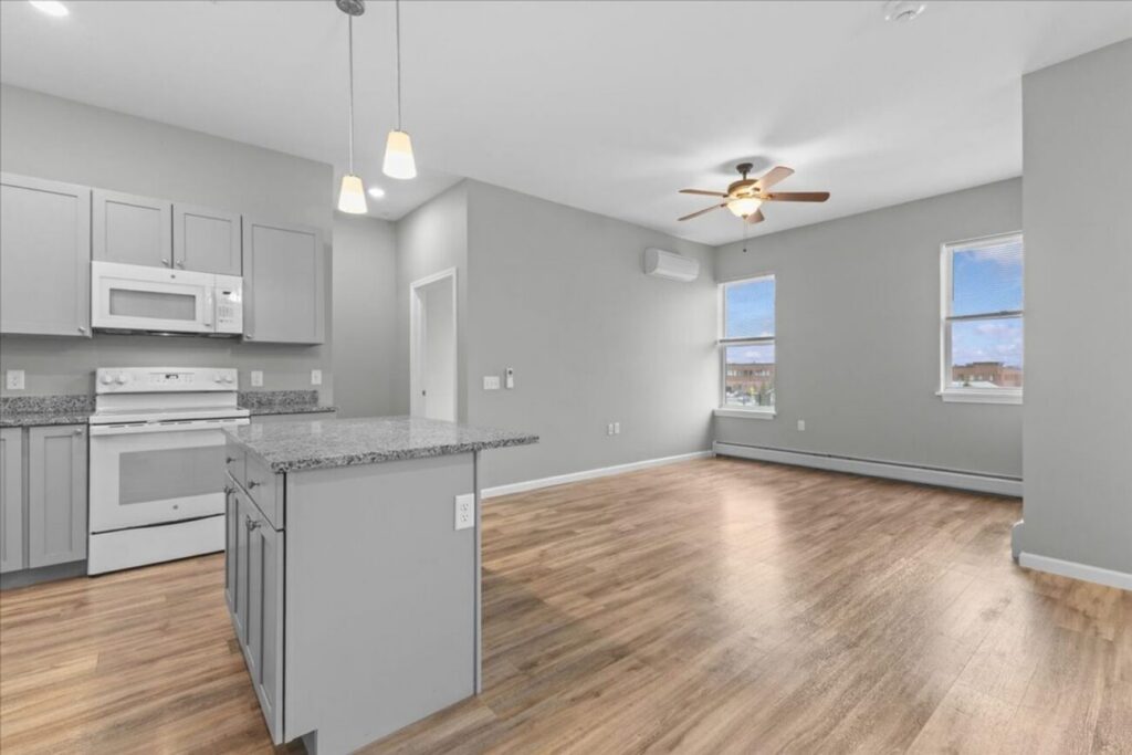 Spacious 2-Bedroom, 2 Bath Apartment at 32 Cottonwood Drive, Apt #213– Williston, VT!