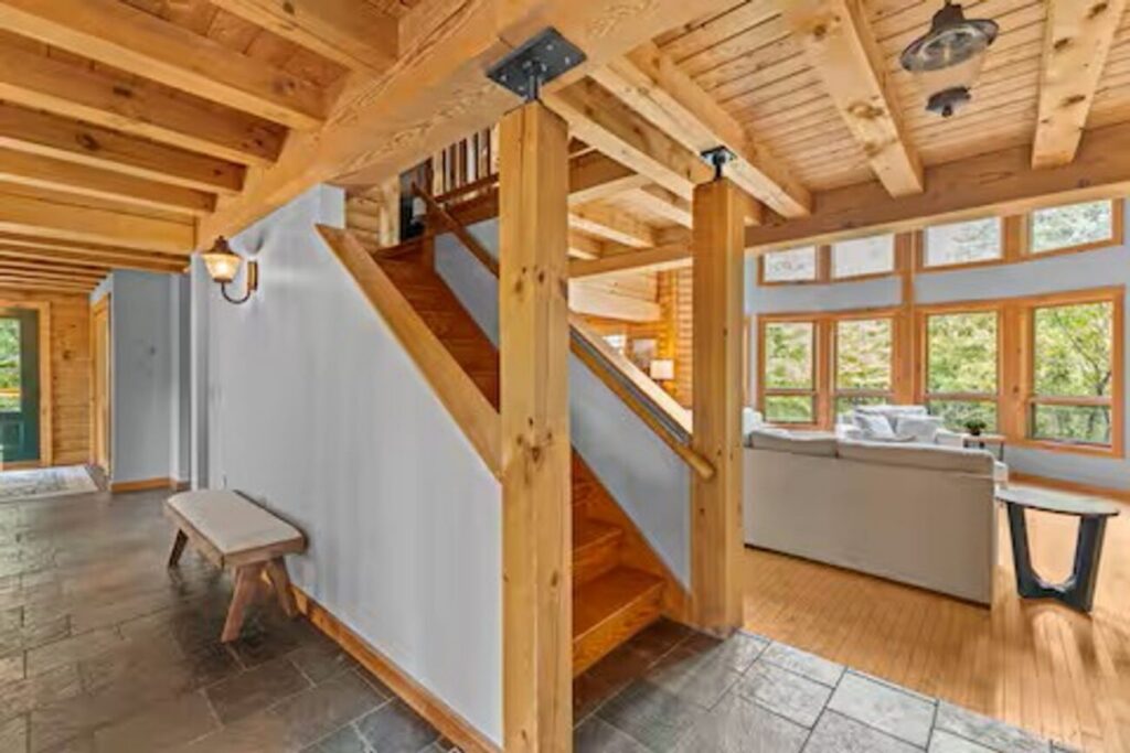 Large Log Cabin in Hinesburg – 448 Dynamite Hill Road