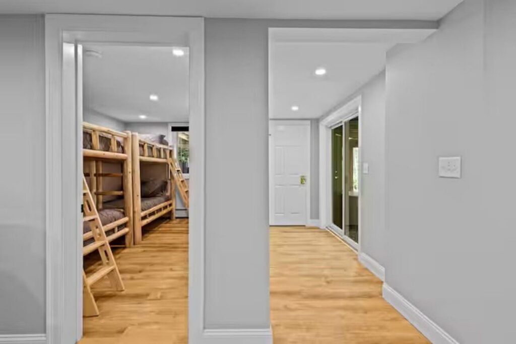 Large Log Cabin in Hinesburg – 448 Dynamite Hill Road