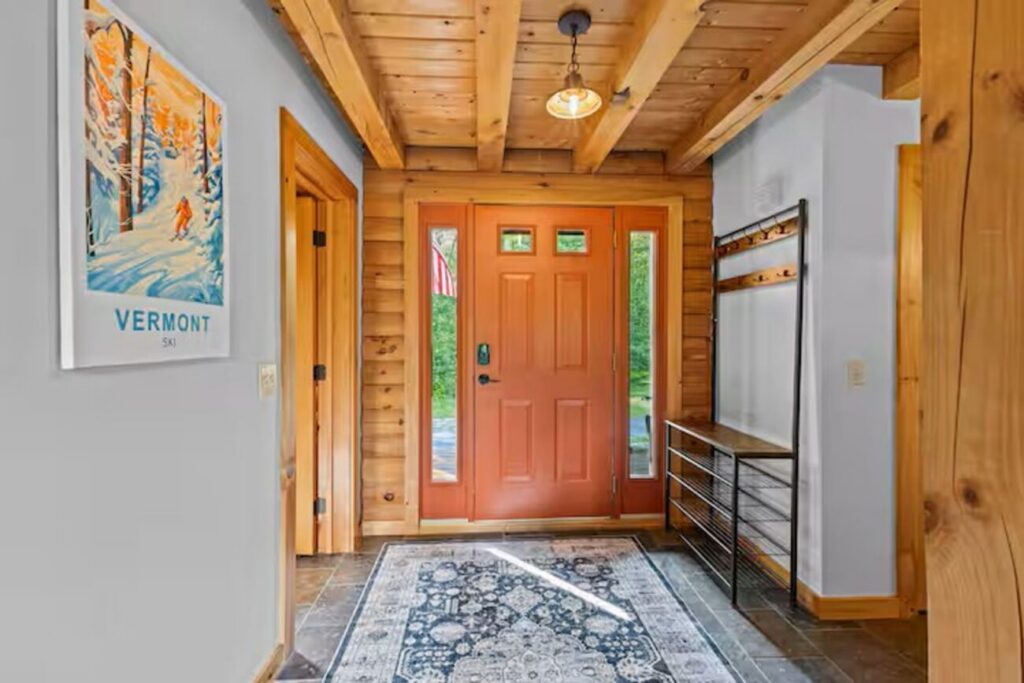 Large Log Cabin in Hinesburg – 448 Dynamite Hill Road