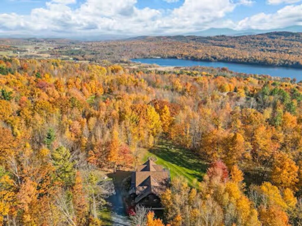 Large Log Cabin in Hinesburg – 448 Dynamite Hill Road