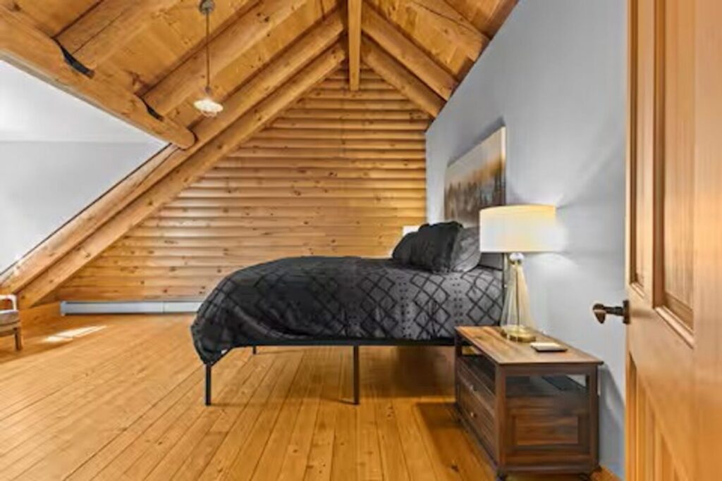 Large Log Cabin in Hinesburg – 448 Dynamite Hill Road