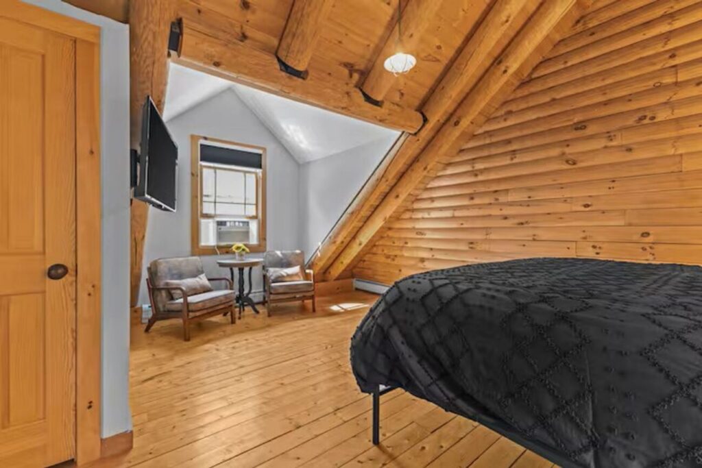 Large Log Cabin in Hinesburg – 448 Dynamite Hill Road