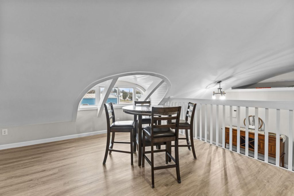 Studio Apartment Available for Immediate Move-in!