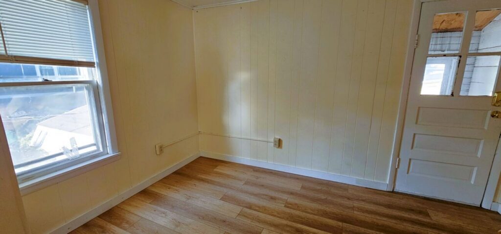 PRIVATE ROOM FOR RENT IN A FOUR BEDROOM APARTMENT Available for Immediate Move-in!