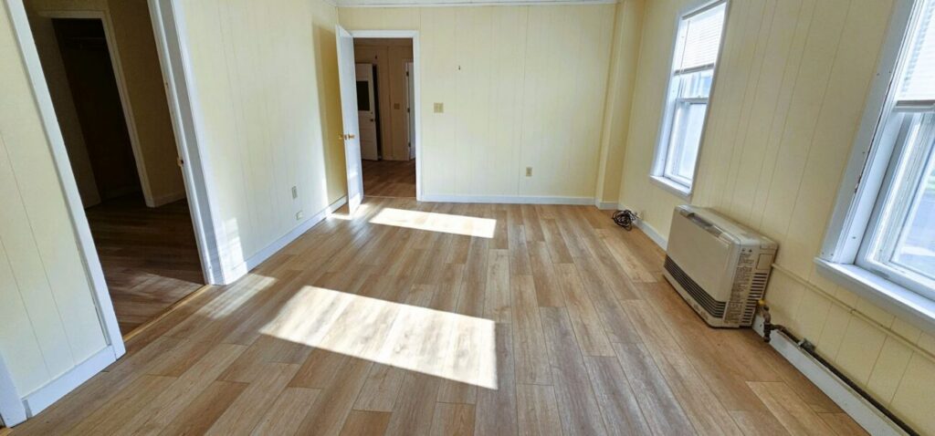 PRIVATE ROOM FOR RENT IN A FOUR BEDROOM APARTMENT Available for Immediate Move-in!