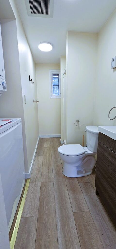 PRIVATE ROOM FOR RENT IN A FOUR BEDROOM APARTMENT Available for Immediate Move-in!