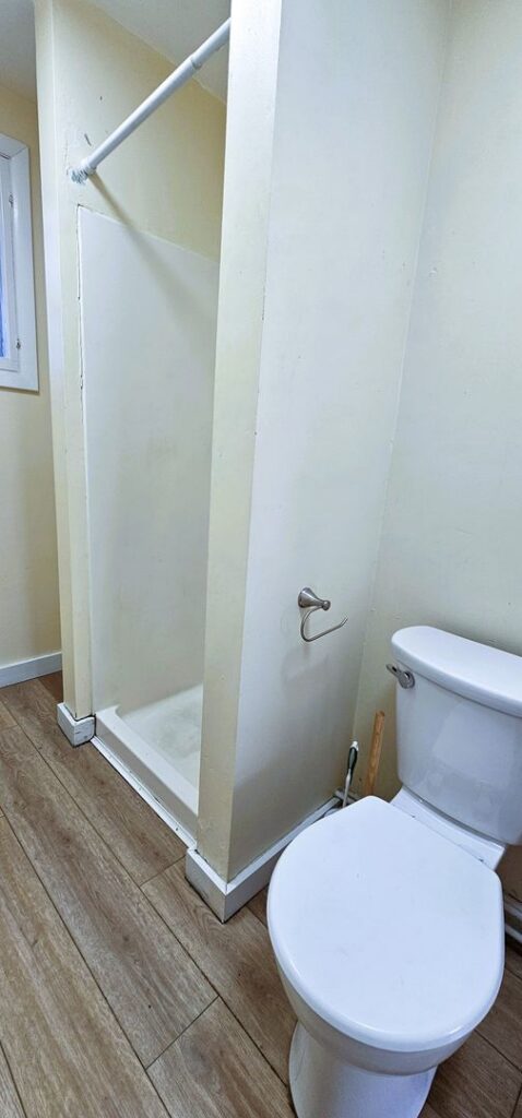 PRIVATE ROOM FOR RENT IN A FOUR BEDROOM APARTMENT Available for Immediate Move-in!