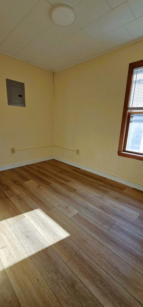 PRIVATE ROOM FOR RENT IN A FOUR BEDROOM APARTMENT Available for Immediate Move-in!