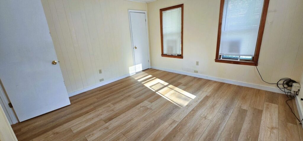 PRIVATE ROOM FOR RENT IN A FOUR BEDROOM APARTMENT Available for Immediate Move-in!