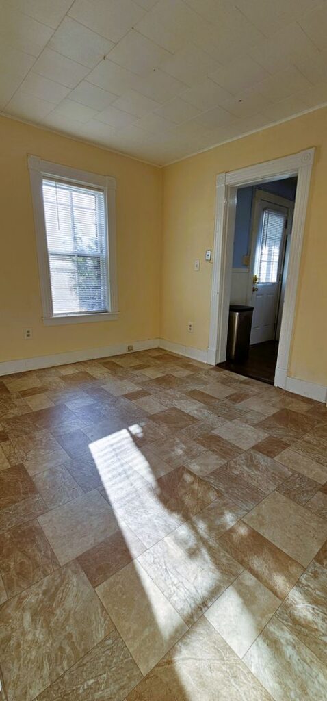 PRIVATE ROOM FOR RENT IN A FOUR BEDROOM APARTMENT Available for Immediate Move-in!