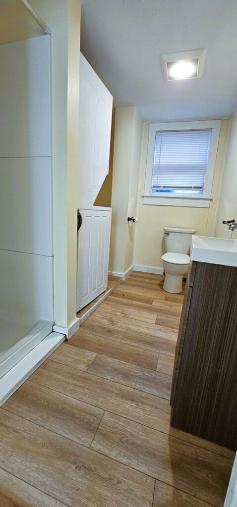 PRIVATE ROOM FOR RENT IN A FOUR BEDROOM APARTMENT Available for Immediate Move-in!