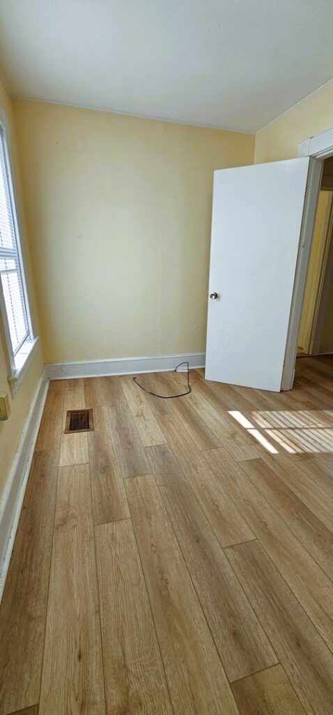 PRIVATE ROOM FOR RENT IN A FOUR BEDROOM APARTMENT Available for Immediate Move-in!