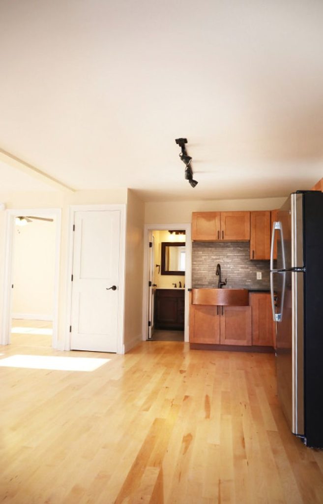 8 Chase St, Burlington, VT | Renovated 4 Bedroom Apartment Near UVM & Winooski | June 2027