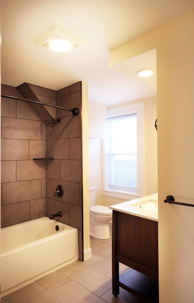 8 Chase St, Burlington, VT | Renovated 4 Bedroom Apartment Near UVM & Winooski | June 2027