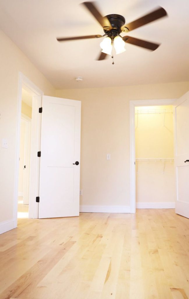 8 Chase St, Burlington, VT | Renovated 4 Bedroom Apartment Near UVM & Winooski | June 2027