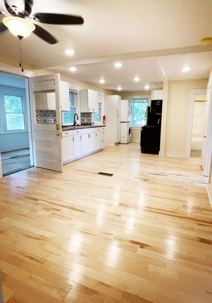 207 1/2 South Union St, Burlington, VT | 4 Bedroom Apartment Near UVM & Downtown | June 2027