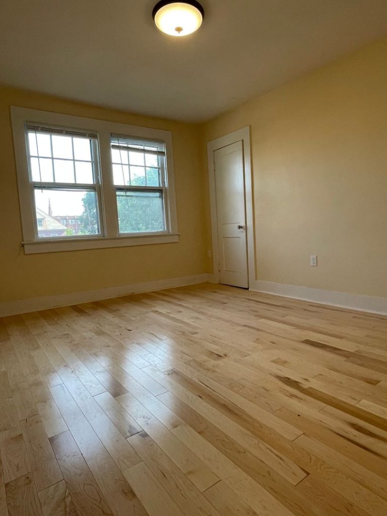 207 1/2 South Union St, Burlington, VT | 4 Bedroom Apartment Near UVM & Downtown | June 2027