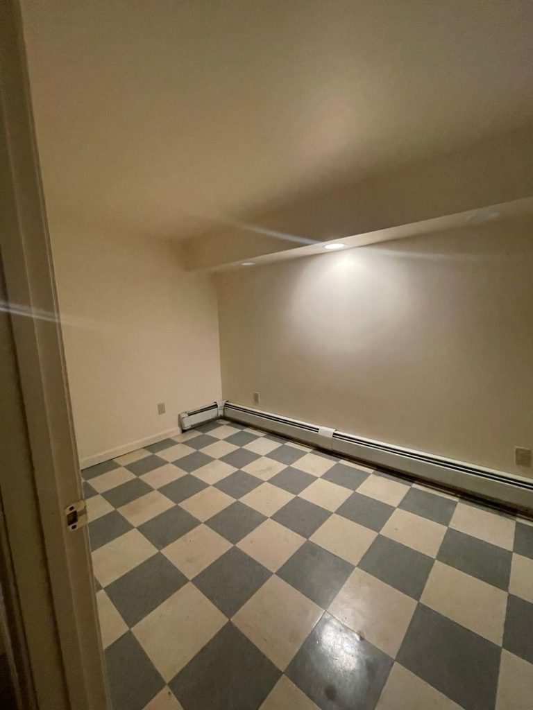 150 1/2 North St, Burlington, VT | 4 Bedroom Apartment Near Downtown & UVM | June 2027