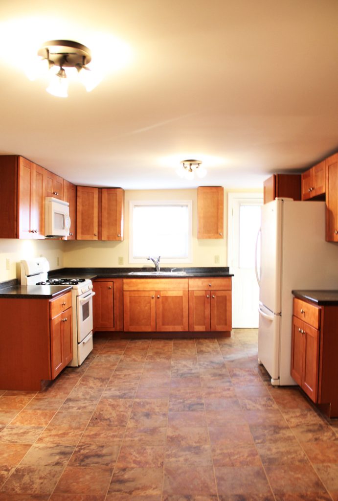 68B Chase St, Burlington, VT | 4 Bedroom Apartment Near UVM & Winooski | June 2027