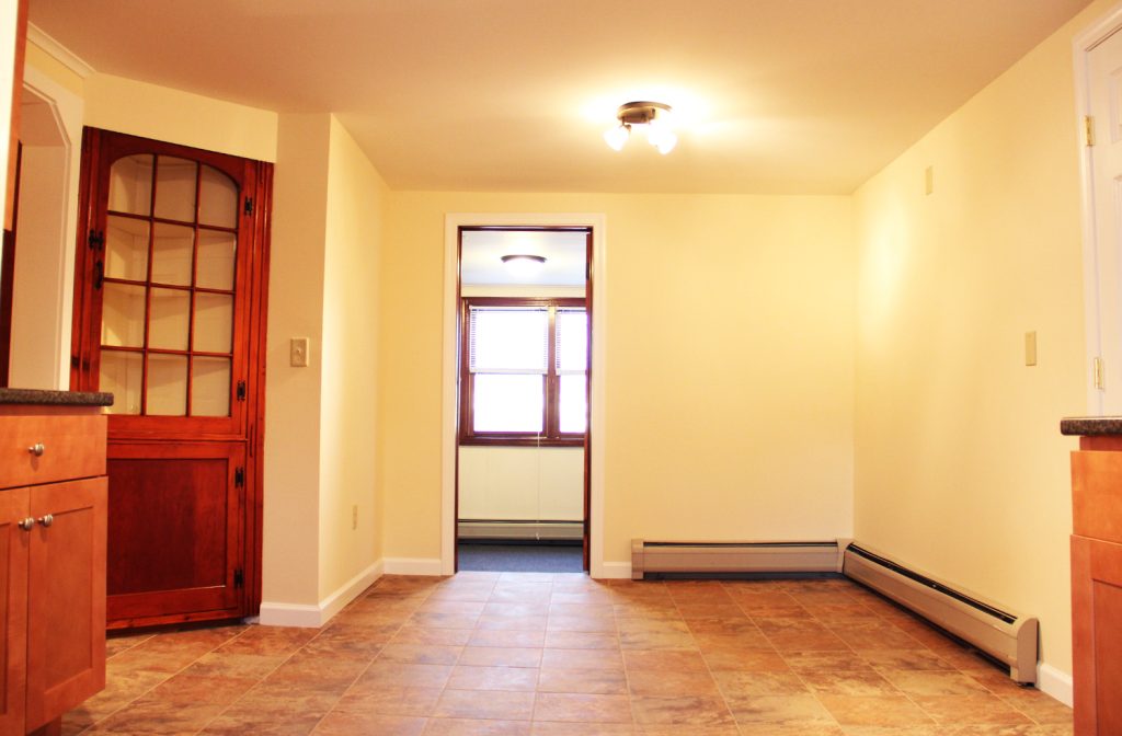 68B Chase St, Burlington, VT | 4 Bedroom Apartment Near UVM & Winooski | June 2027