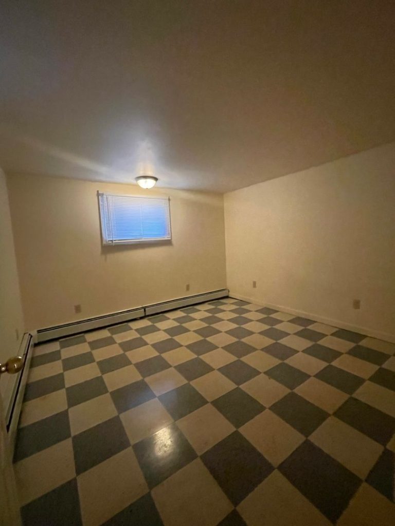 150 1/2 North St, Burlington, VT | 4 Bedroom Apartment Near Downtown & UVM | June 2027