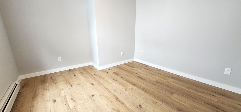 202 East Ave #1, Burlington, VT | Renovated 5 Bedroom Apartment Near UVM | June 2027