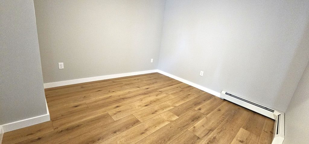 202 East Ave #1, Burlington, VT | Renovated 5 Bedroom Apartment Near UVM | June 2027