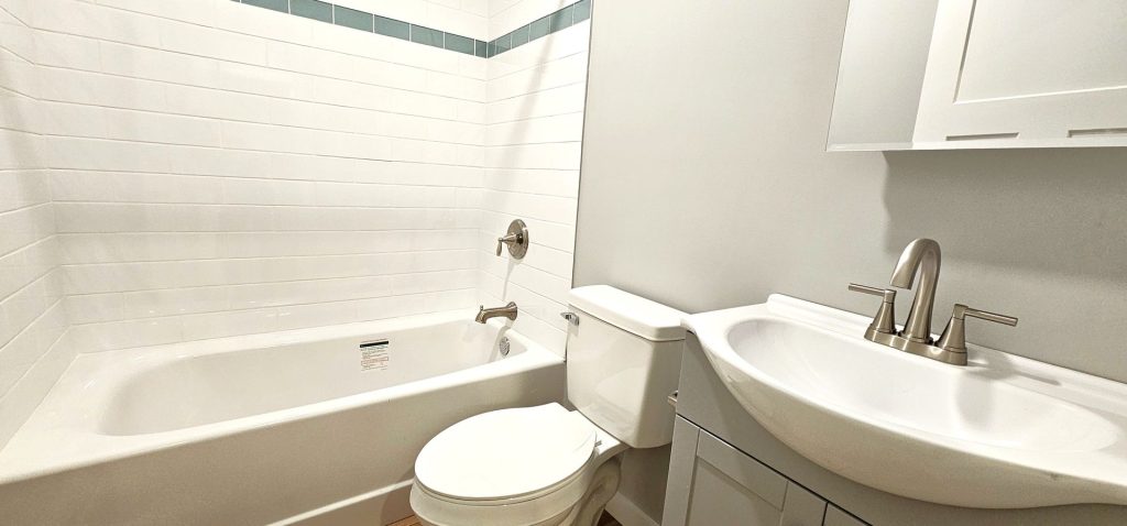 202 East Ave #1, Burlington, VT | Renovated 5 Bedroom Apartment Near UVM | June 2027