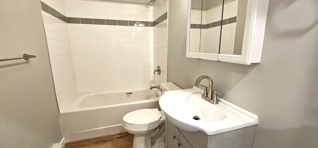 202 East Ave #1, Burlington, VT | Renovated 5 Bedroom Apartment Near UVM | June 2027