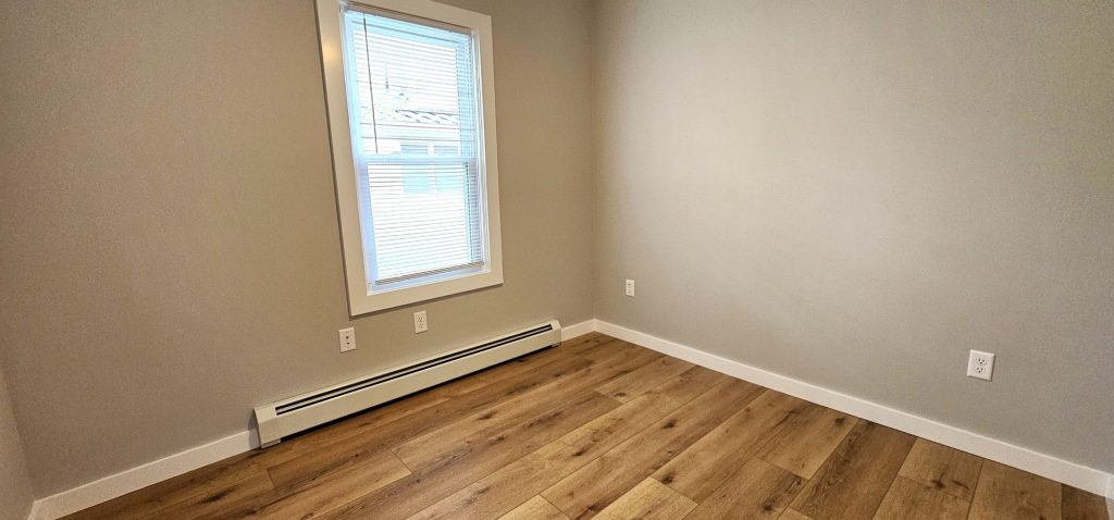 202 East Ave #1, Burlington, VT | Renovated 5 Bedroom Apartment Near UVM | June 2027