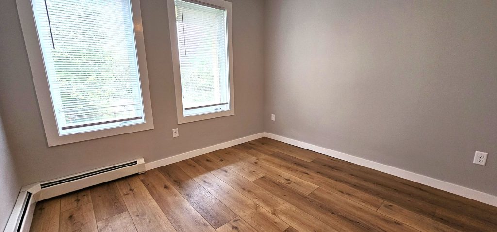 202 East Ave #1, Burlington, VT | Renovated 5 Bedroom Apartment Near UVM | June 2027