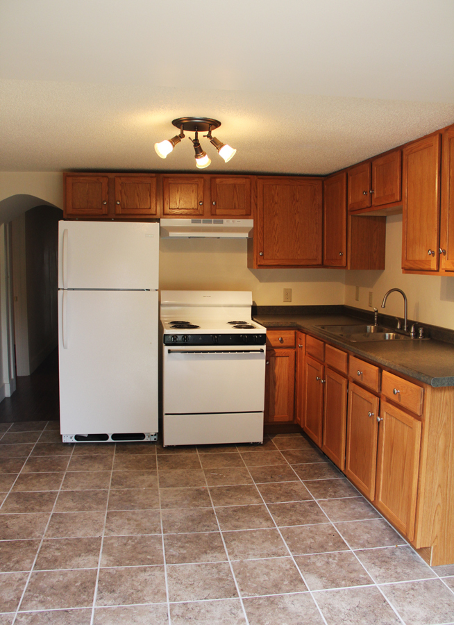 122 Archibald St, Burlington, VT | 5 Bedroom Apartment Near UVM | June 2027