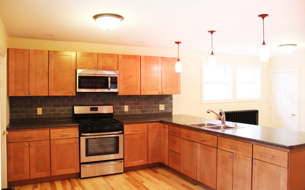 6 Bedroom House – 187 N. Champlain BURLINGTON- June 1st 2027!