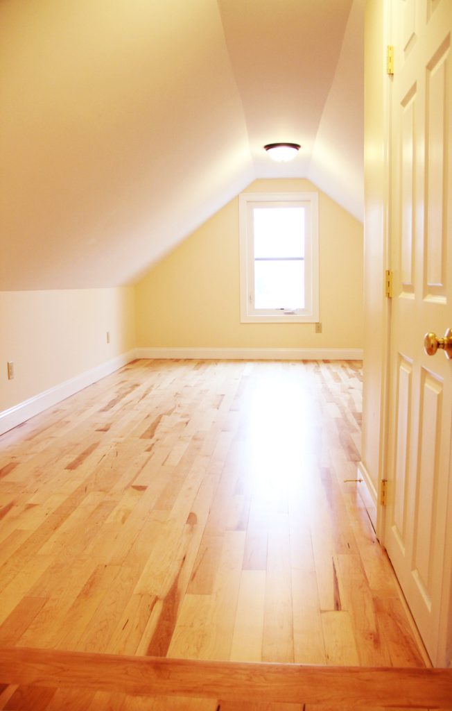 6 Bedroom House – 187 N. Champlain BURLINGTON- June 1st 2027!