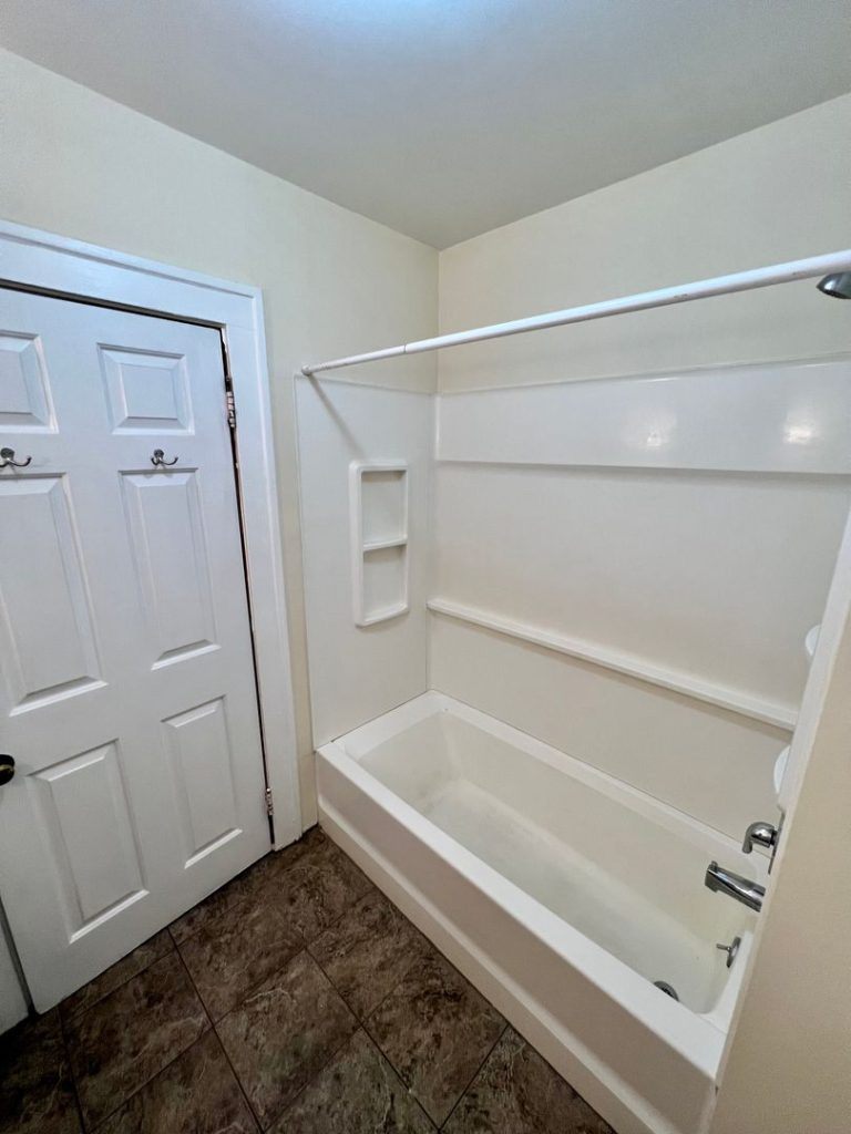 360 S Winooski Ave Apt B, Burlington, VT | 4 Bedroom Apartment Near UVM & Downtown | June 2027