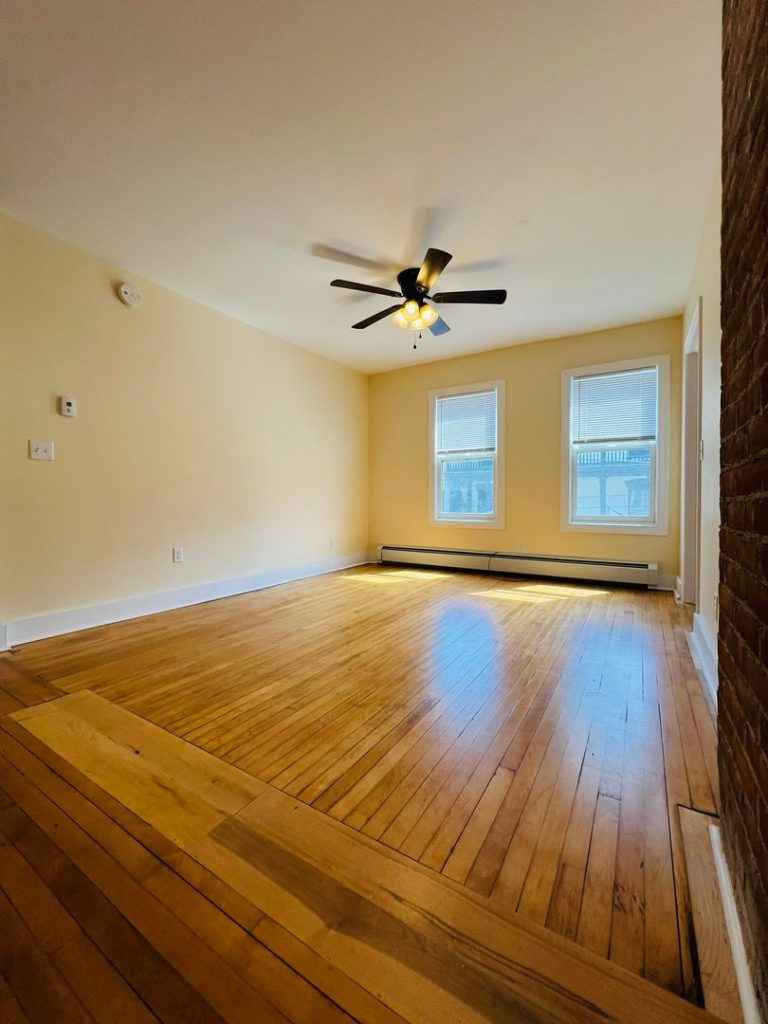 244 Maple St #3, Burlington, VT | 4 Bedroom Apartment Near UVM & Downtown | June 2027